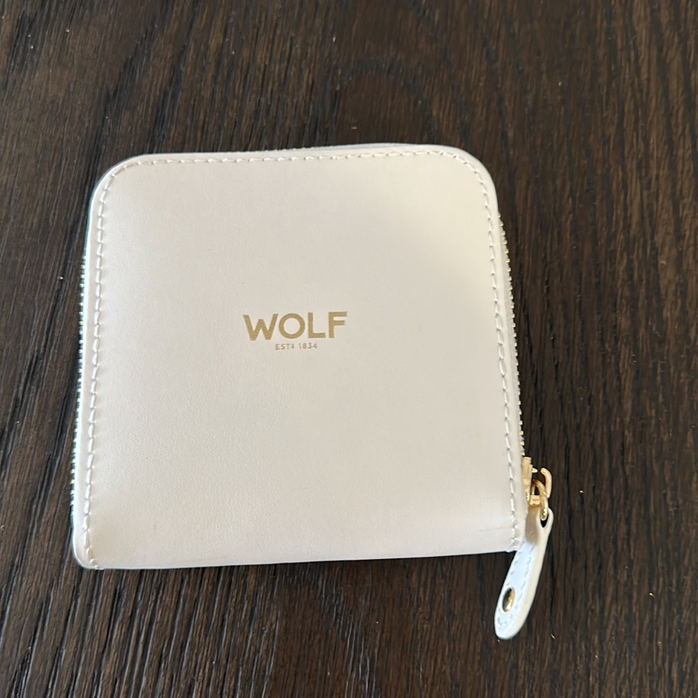 Wolf Zip Jewelry Case - Picture 2 of 3